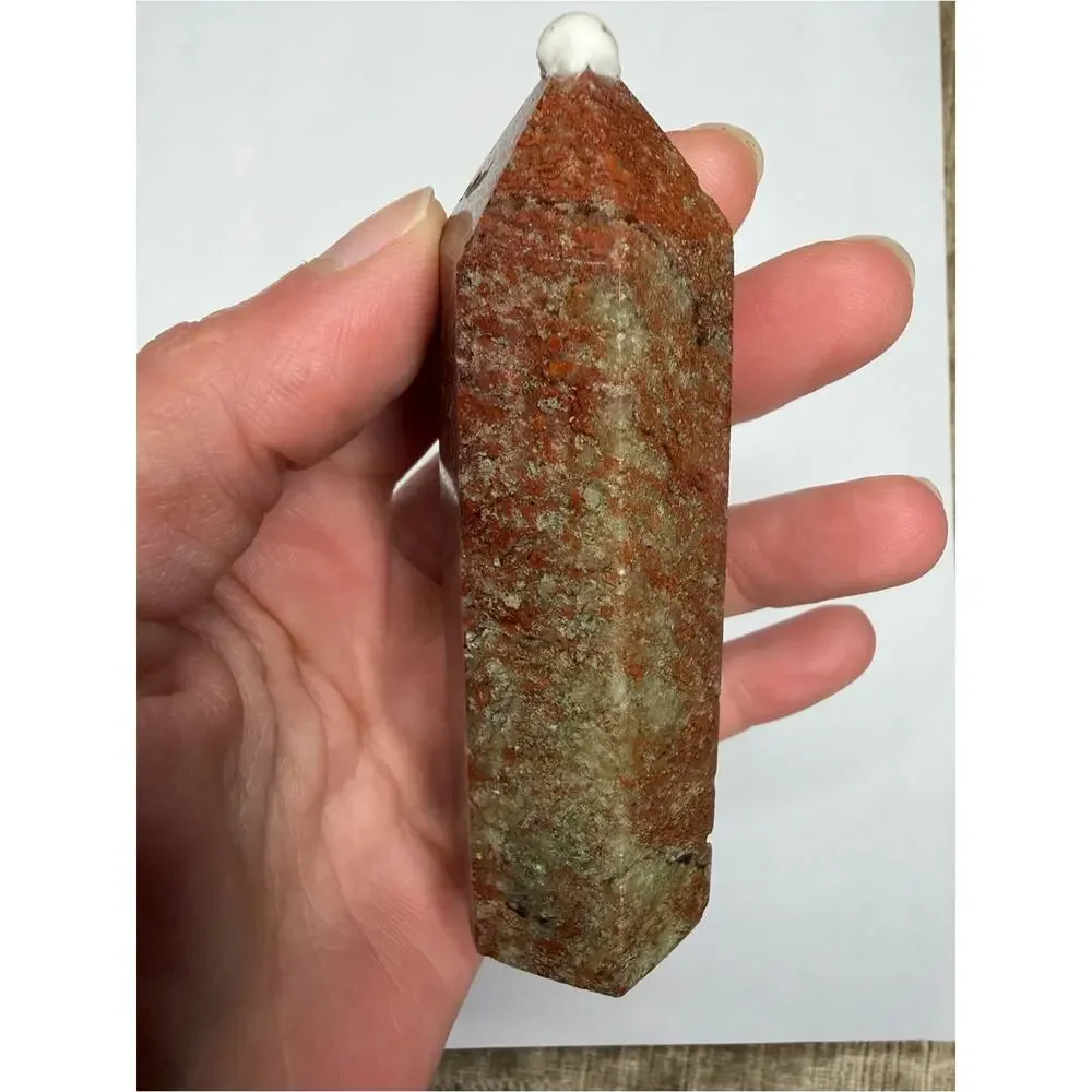 Red and Green Point Crystal Tower Decorative Home Accent stone